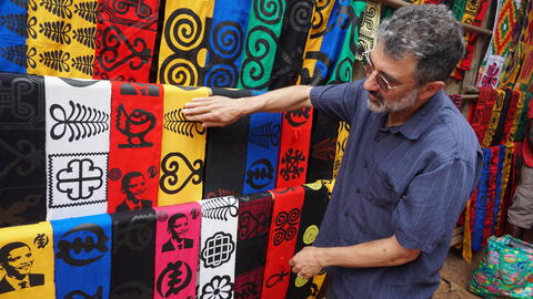Ron Eglash browsing fabrics