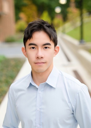 A headshot of Yiwei Fan