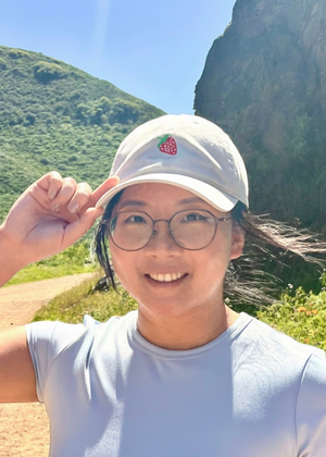 A headshot of Qiwei Li