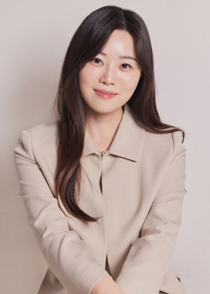A headshot of Ji Eun Kim
